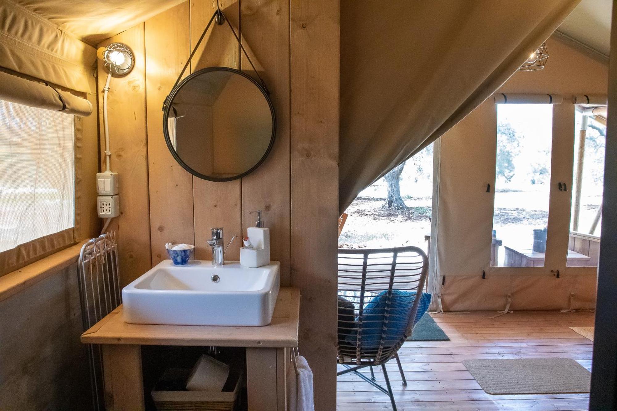 Domus Olea Glamping Ceglie Messapica Exterior foto