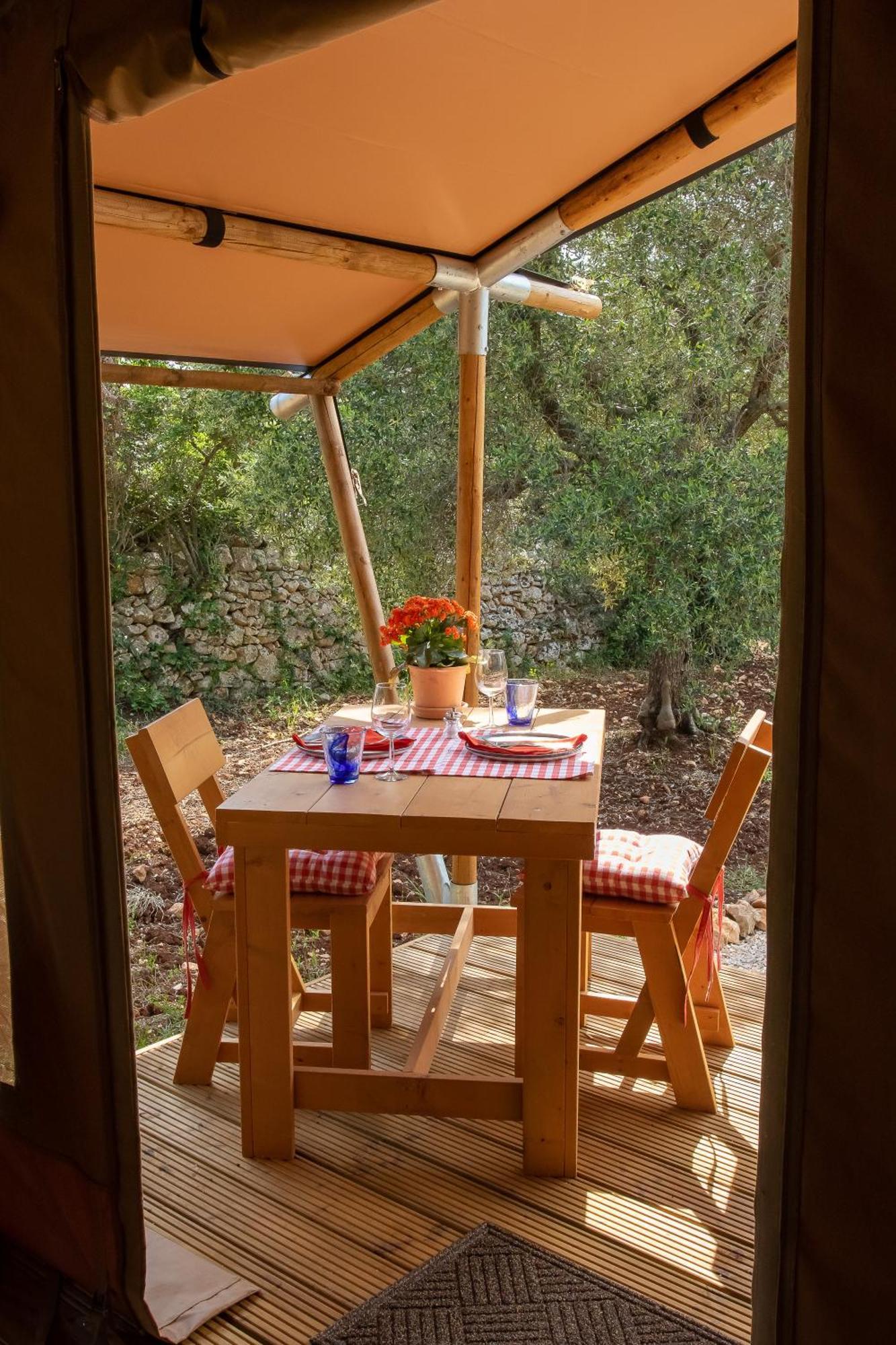 Domus Olea Glamping Ceglie Messapica Exterior foto