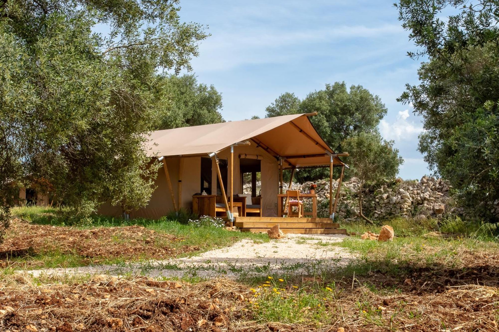 Domus Olea Glamping Ceglie Messapica Exterior foto