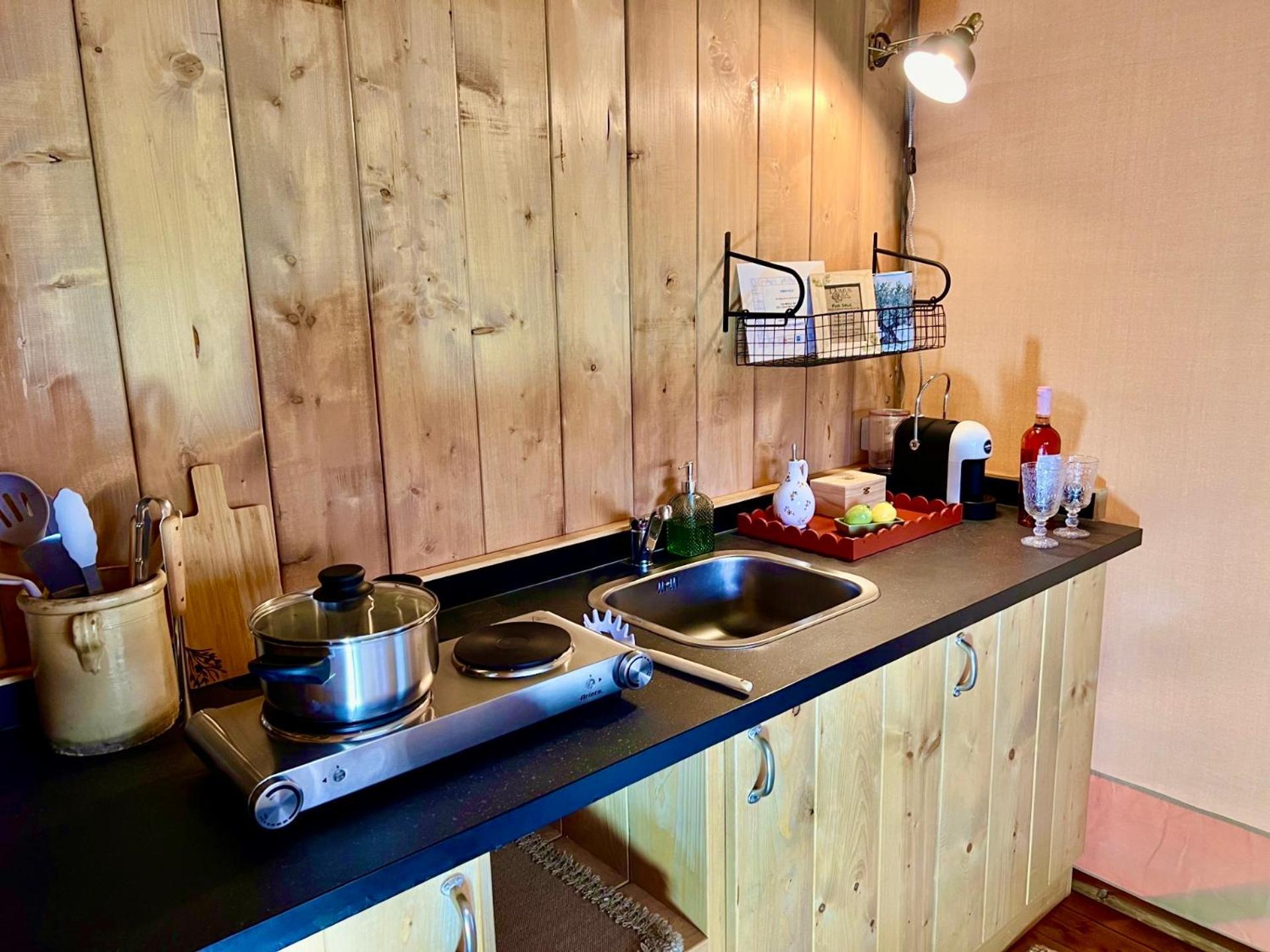 Domus Olea Glamping Ceglie Messapica Exterior foto
